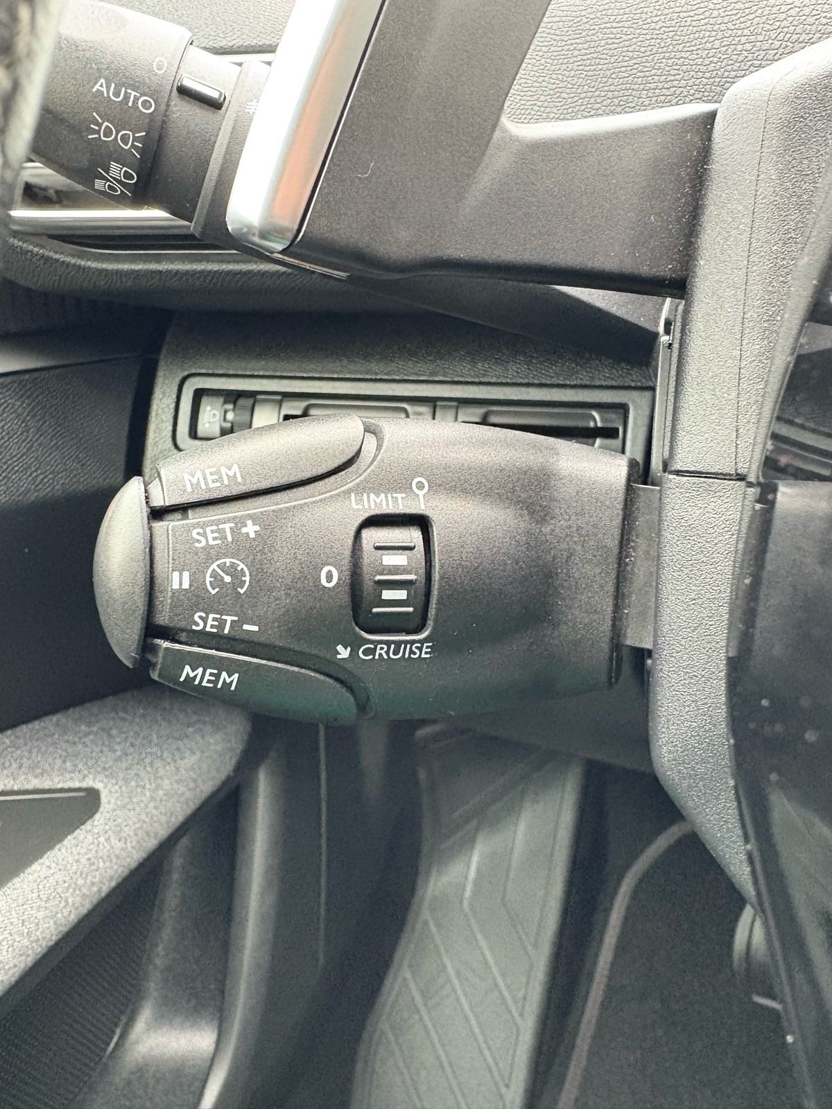 Peugeot 3008 1,5 HDI Active, fotografija 18