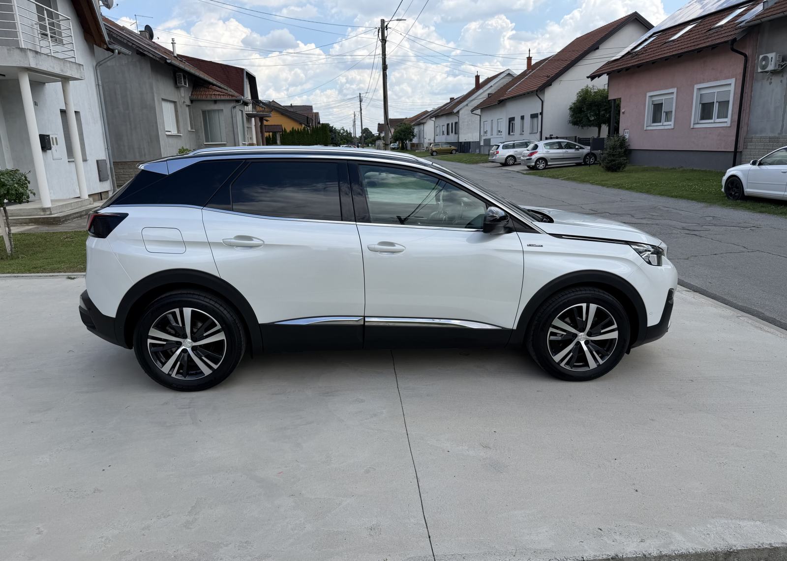 Peugeot 3008 1,5 BlueHDI GT Line...Automatik...NAVIGACIJA...KAMERA..., fotografija 4