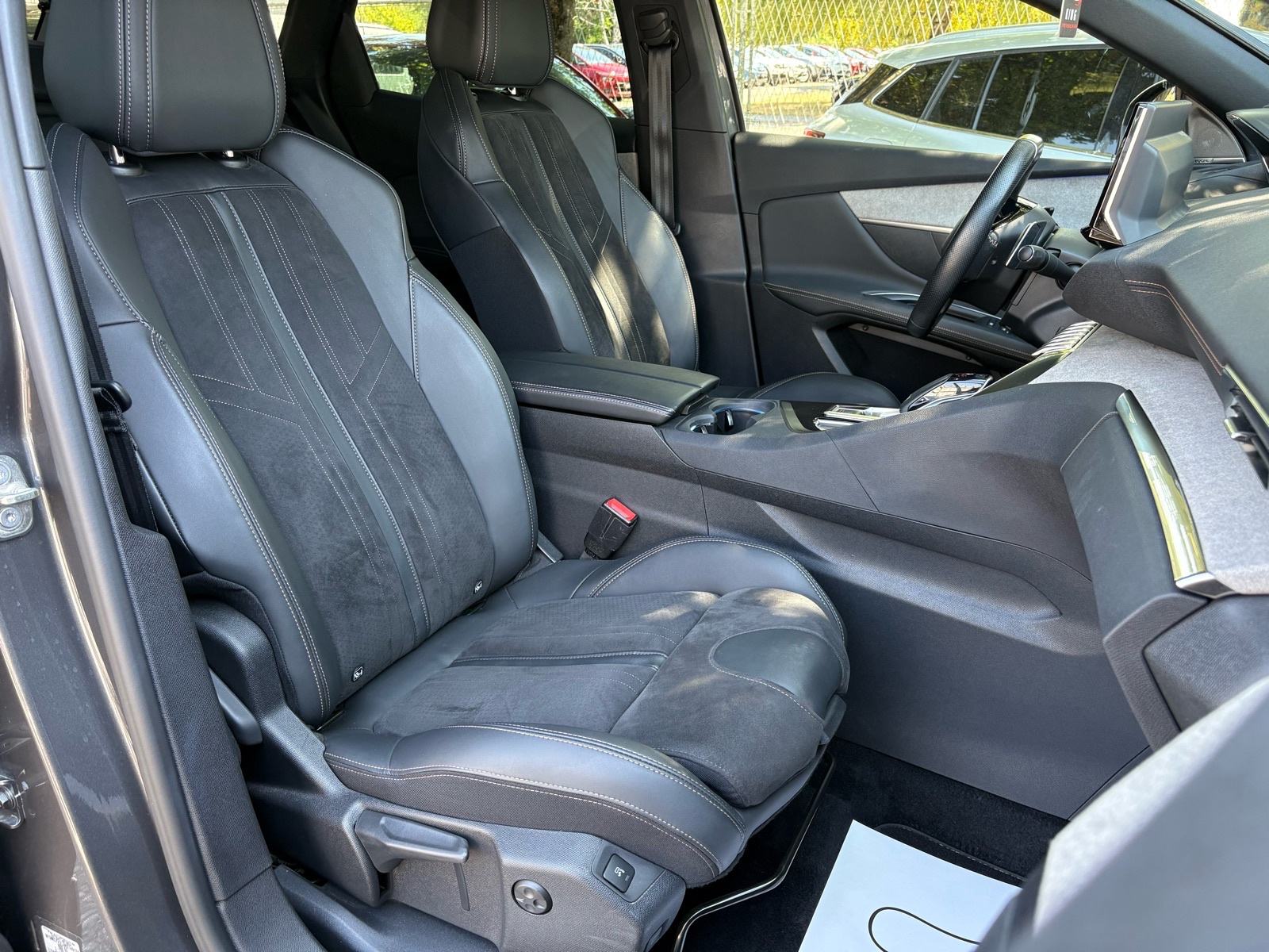 Peugeot 3008 1,5 BlueHDI GT-Line KLIMA - SERVISNA - LEASING, fotografija 20