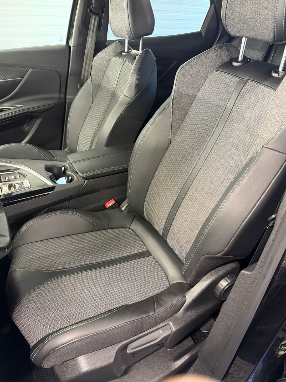 Peugeot 3008 1,5 BlueHDI--NAVI--KAMERA--ALLURE--VIRTUAL--LED, fotografija 6