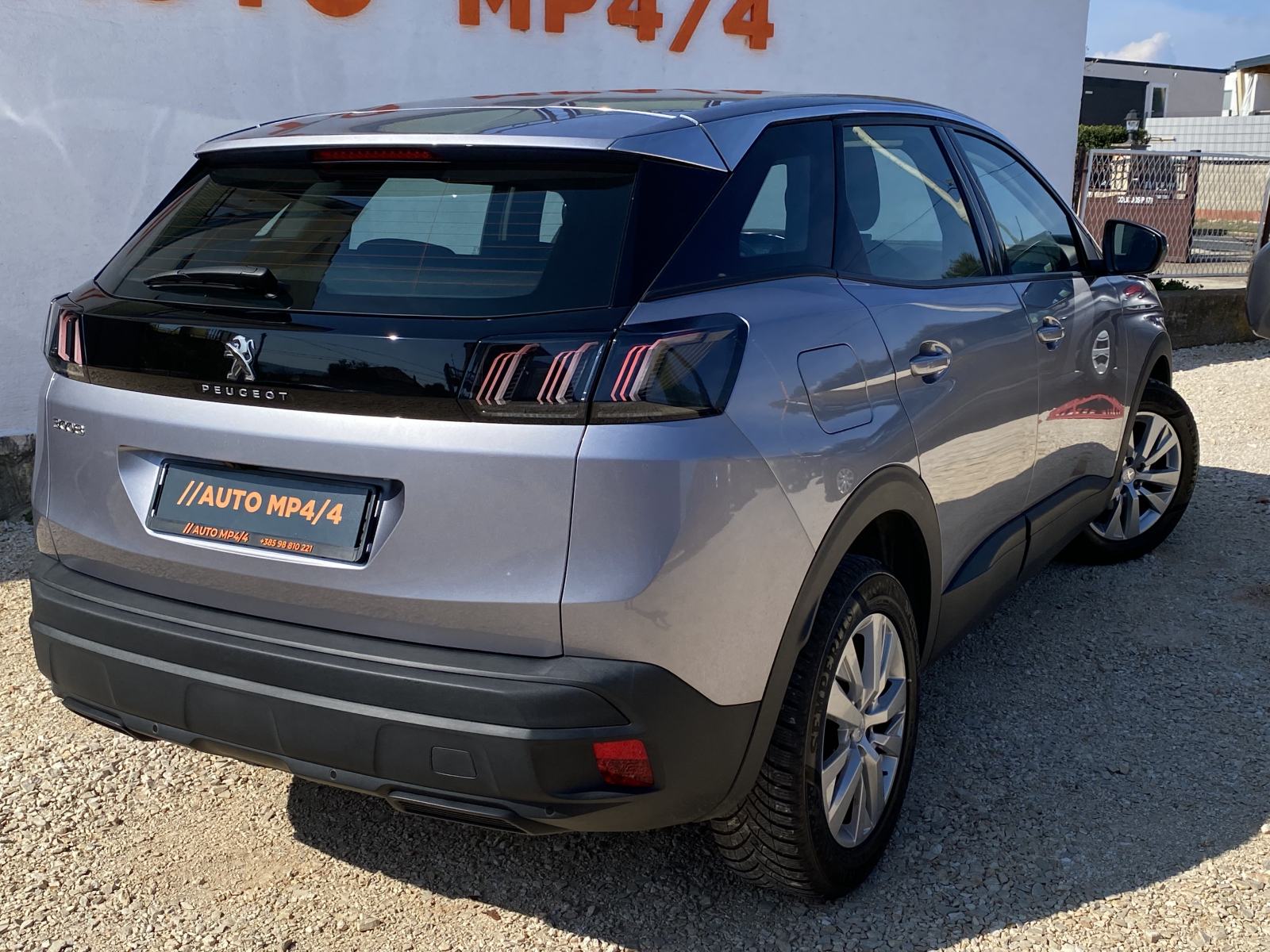 Peugeot 3008 1,5 BlueHDi** 9 EUR/DAN**, fotografija 7