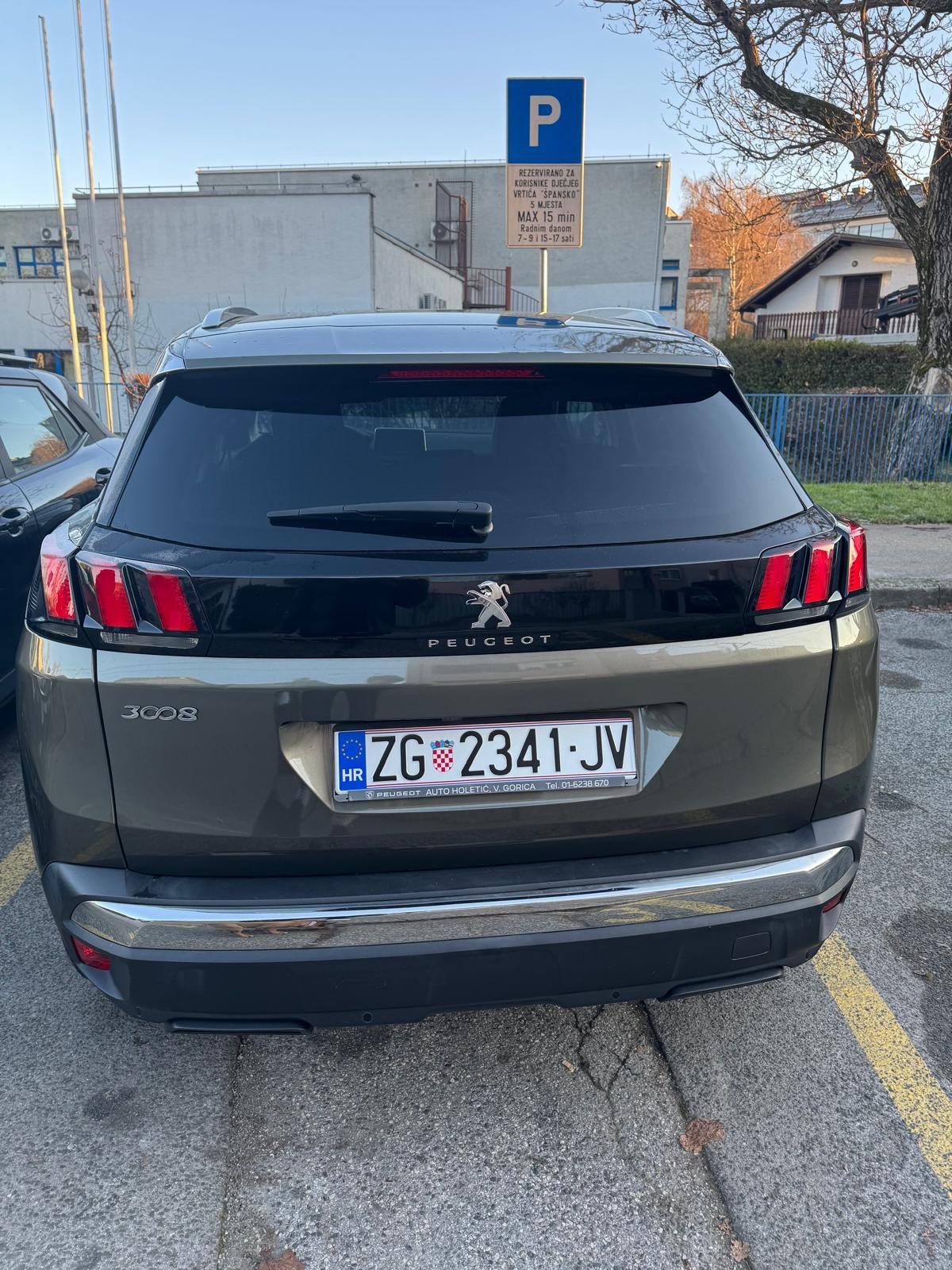 Peugeot 3008 1,5 BlueHDI Automatik HR AUTO 1.VL. VELIKI I MALI SERVIS, fotografija 7