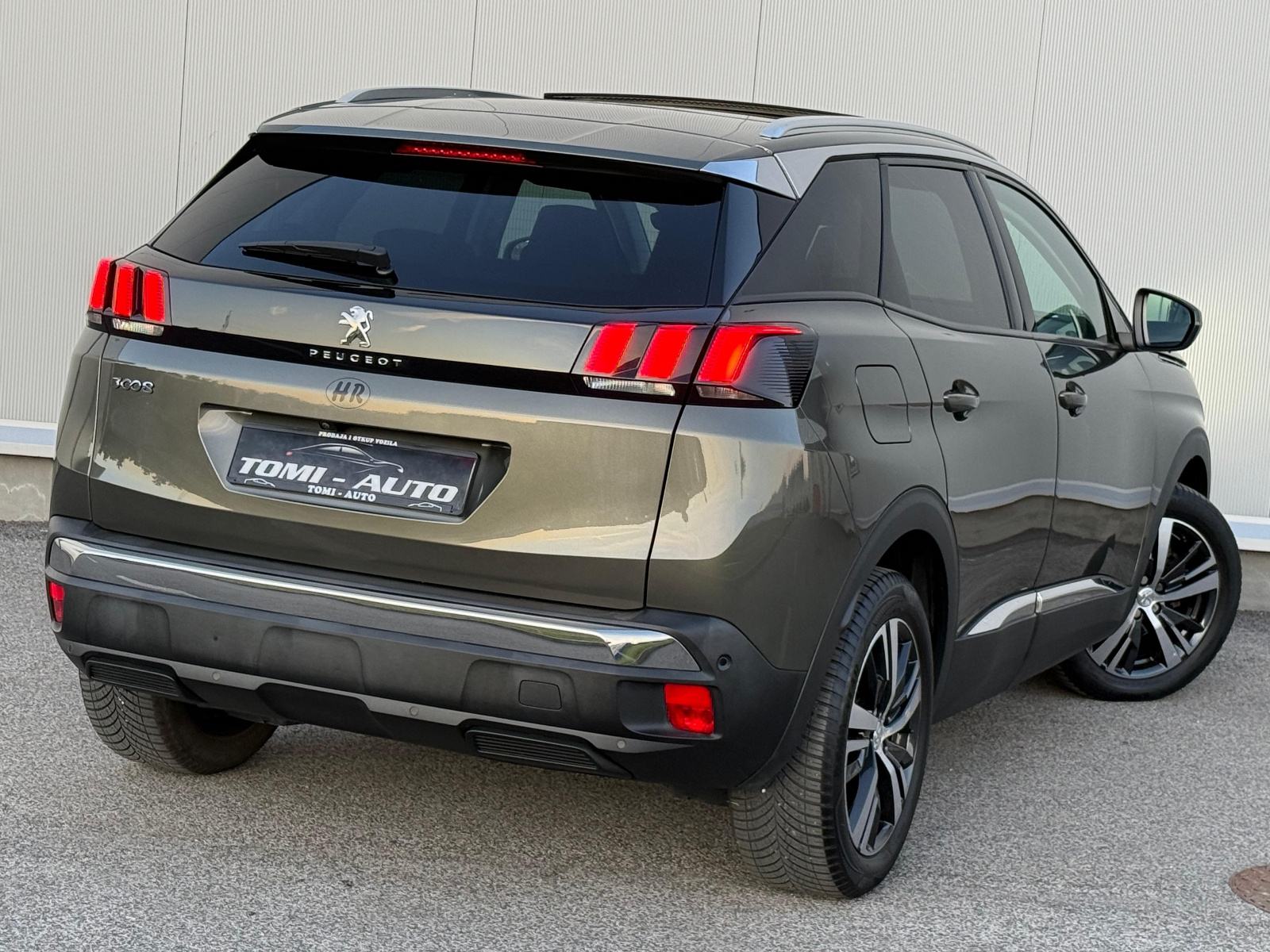 PEUGEOT 3008 1,5 HDI☆ALLURE☆PANORAMA☆VIRTUAL COCKPIT☆AMBIENT LIGHT☆, fotografija 5