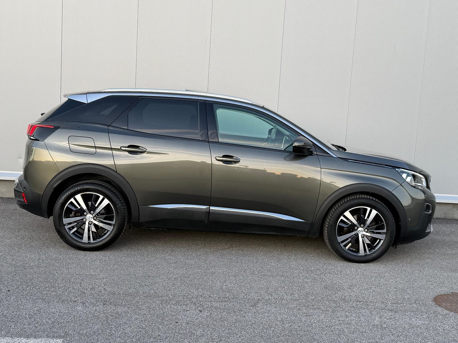 PEUGEOT 3008 1,5 HDI☆ALLURE☆PANORAMA☆VIRTUAL COCKPIT☆AMBIENT LIGHT☆, fotografija 8