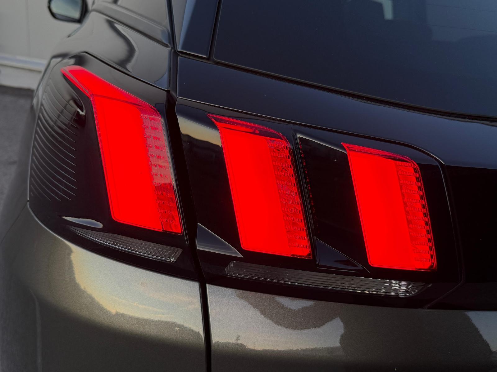 PEUGEOT 3008 1,5 HDI☆ALLURE☆PANORAMA☆VIRTUAL COCKPIT☆AMBIENT LIGHT☆, fotografija 10