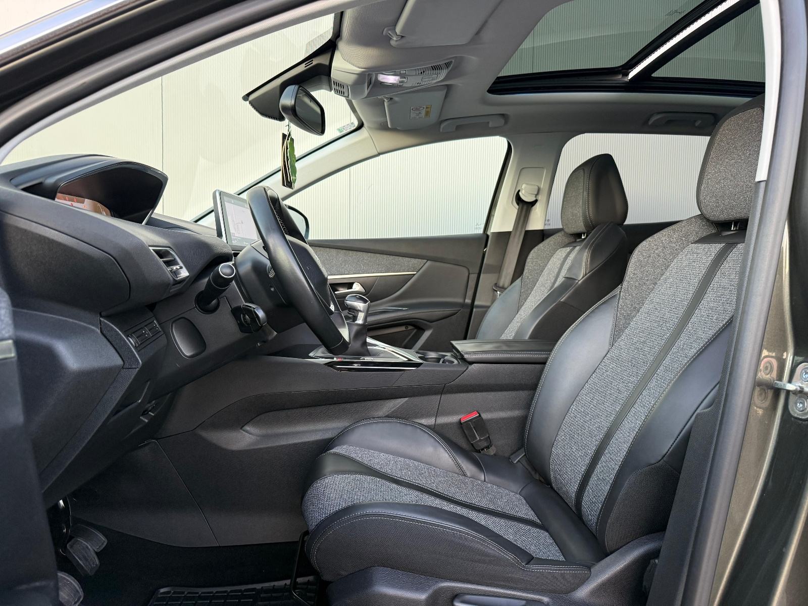 PEUGEOT 3008 1,5 HDI☆ALLURE☆PANORAMA☆VIRTUAL COCKPIT☆AMBIENT LIGHT☆, fotografija 14