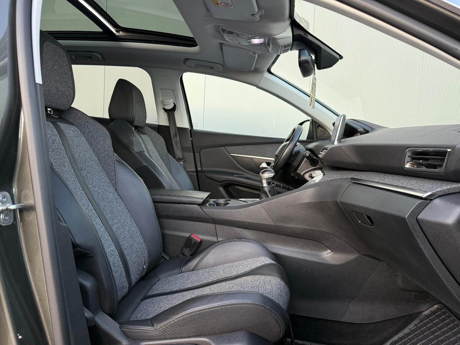 PEUGEOT 3008 1,5 HDI☆ALLURE☆PANORAMA☆VIRTUAL COCKPIT☆AMBIENT LIGHT☆, fotografija 15