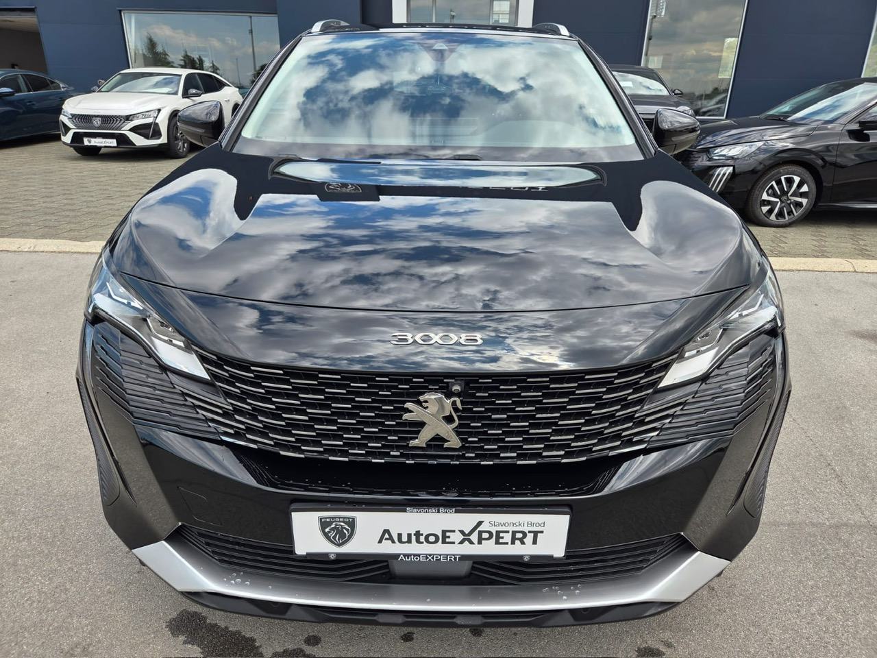 PEUGEOT 3008 1,5 BlueHDI 130 KS,ALLURE,NAVIGACIJ.KAMERE,SAMO 25 000 KM, fotografija 3