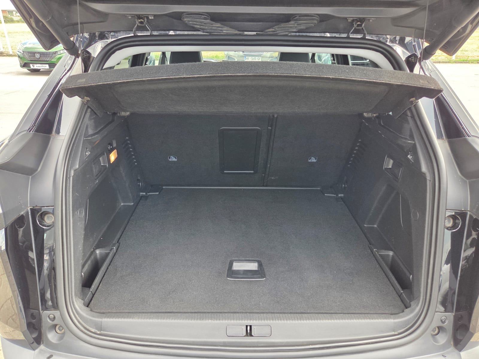 PEUGEOT 3008 1,5 BlueHDI 130 KS,ALLURE,NAVIGACIJ.KAMERE,SAMO 25 000 KM, fotografija 8