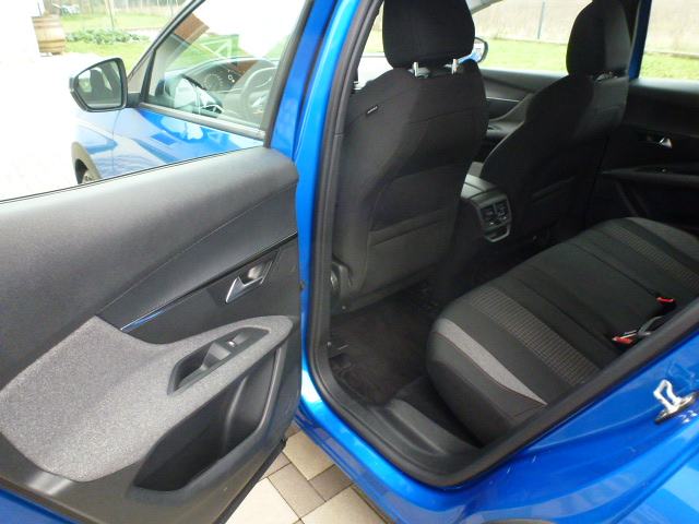 Peugeot 3008 1,5 BlueHDI, fotografija 18