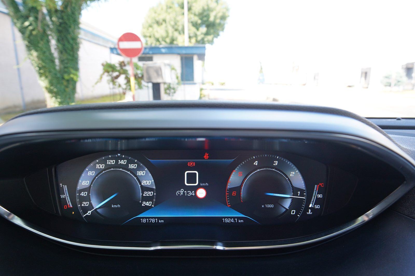 Peugeot 3008 1,5 BlueHDI #JAMSTVO#VELIKI SERVIS#LEASING BEZ UČEŠĆA#, fotografija 18