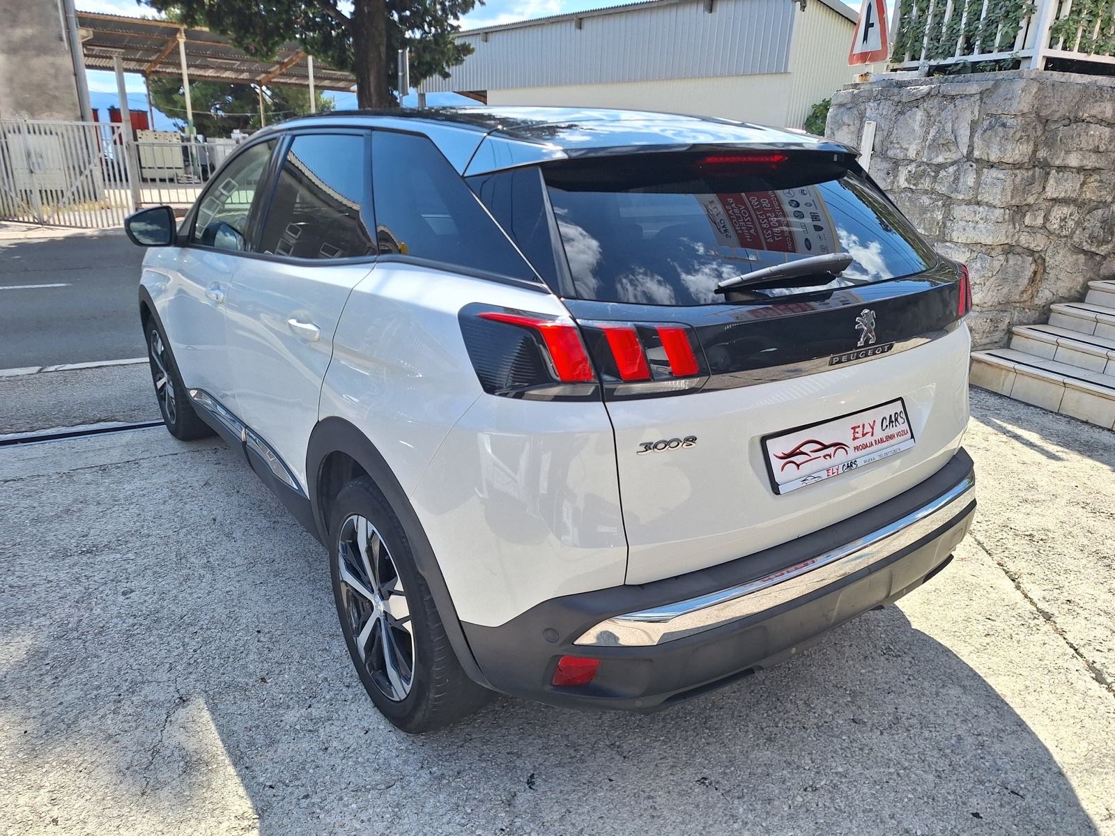 Peugeot 3008 1,5 BlueHDI 130KS ALLUR /LED/NAVIGACIJA, fotografija 4