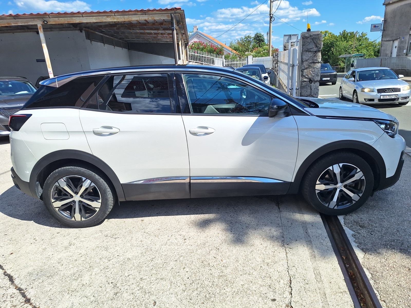 Peugeot 3008 1,5 BlueHDI 130KS ALLUR /LED/NAVIGACIJA, fotografija 7
