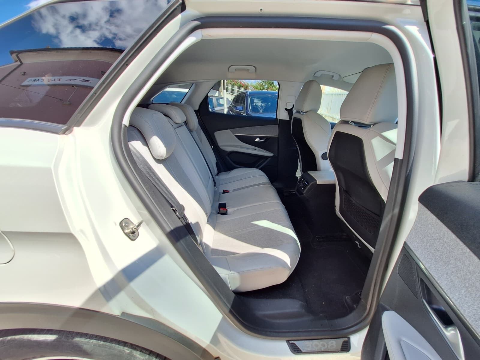 Peugeot 3008 1,5 BlueHDI 130KS ALLUR /LED/NAVIGACIJA, fotografija 17