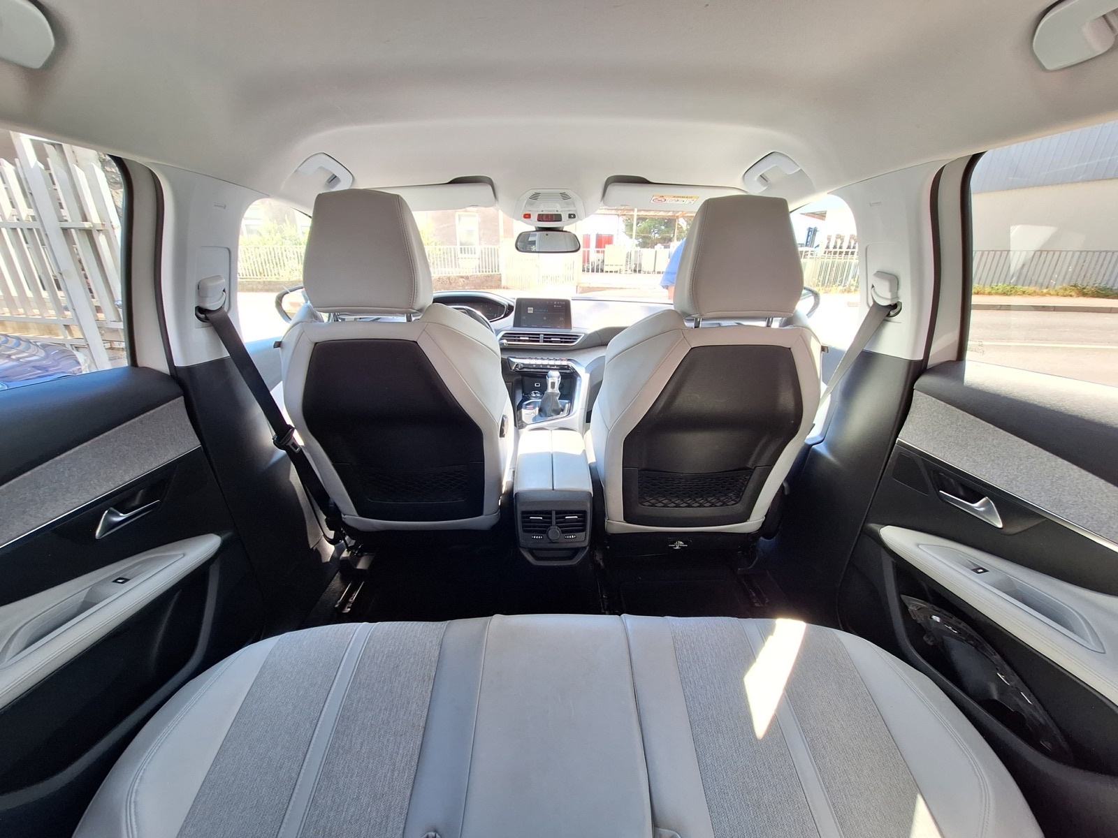 Peugeot 3008 1,5 BlueHDI 130KS ALLUR /LED/NAVIGACIJA, fotografija 20