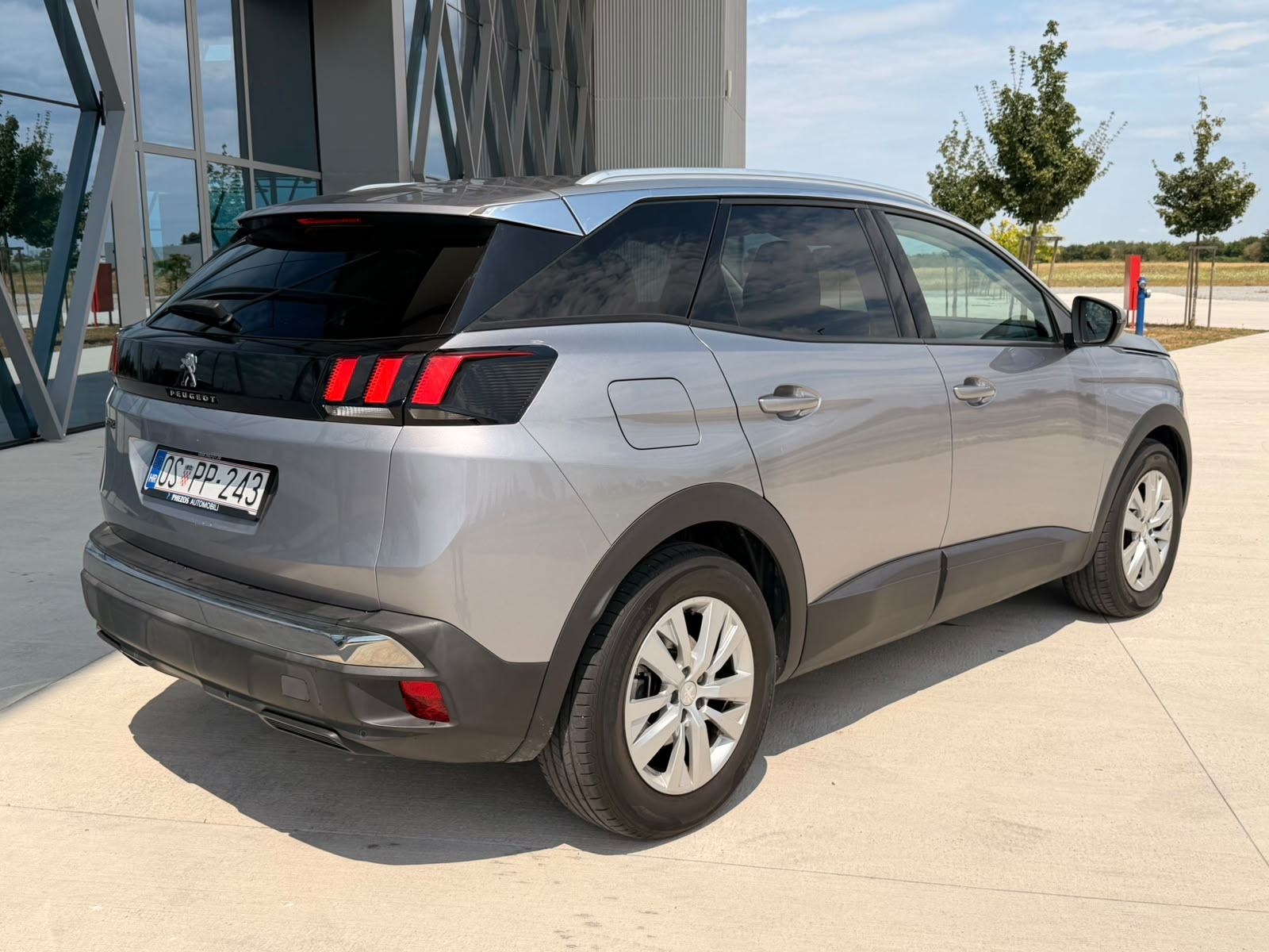 Peugeot 3008 1,5 BlueHDI, fotografija 4