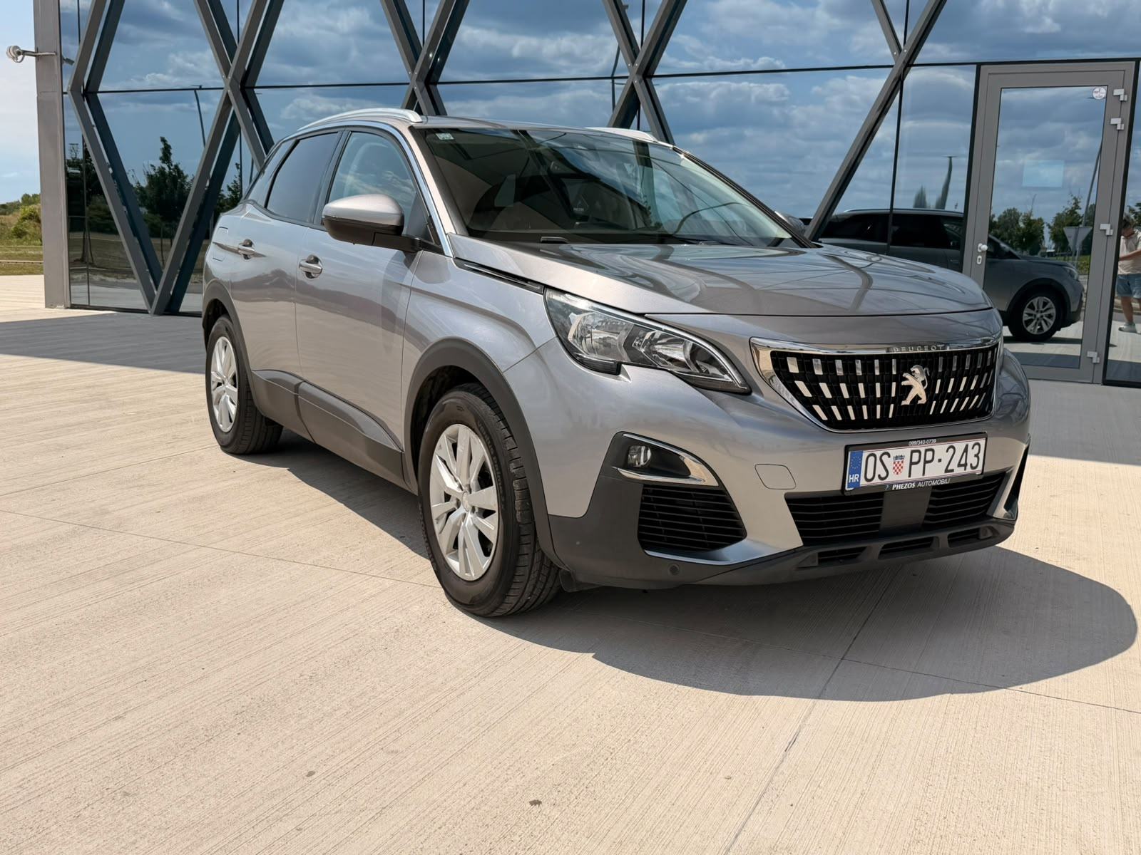 Peugeot 3008 1,5 BlueHDI, fotografija 2