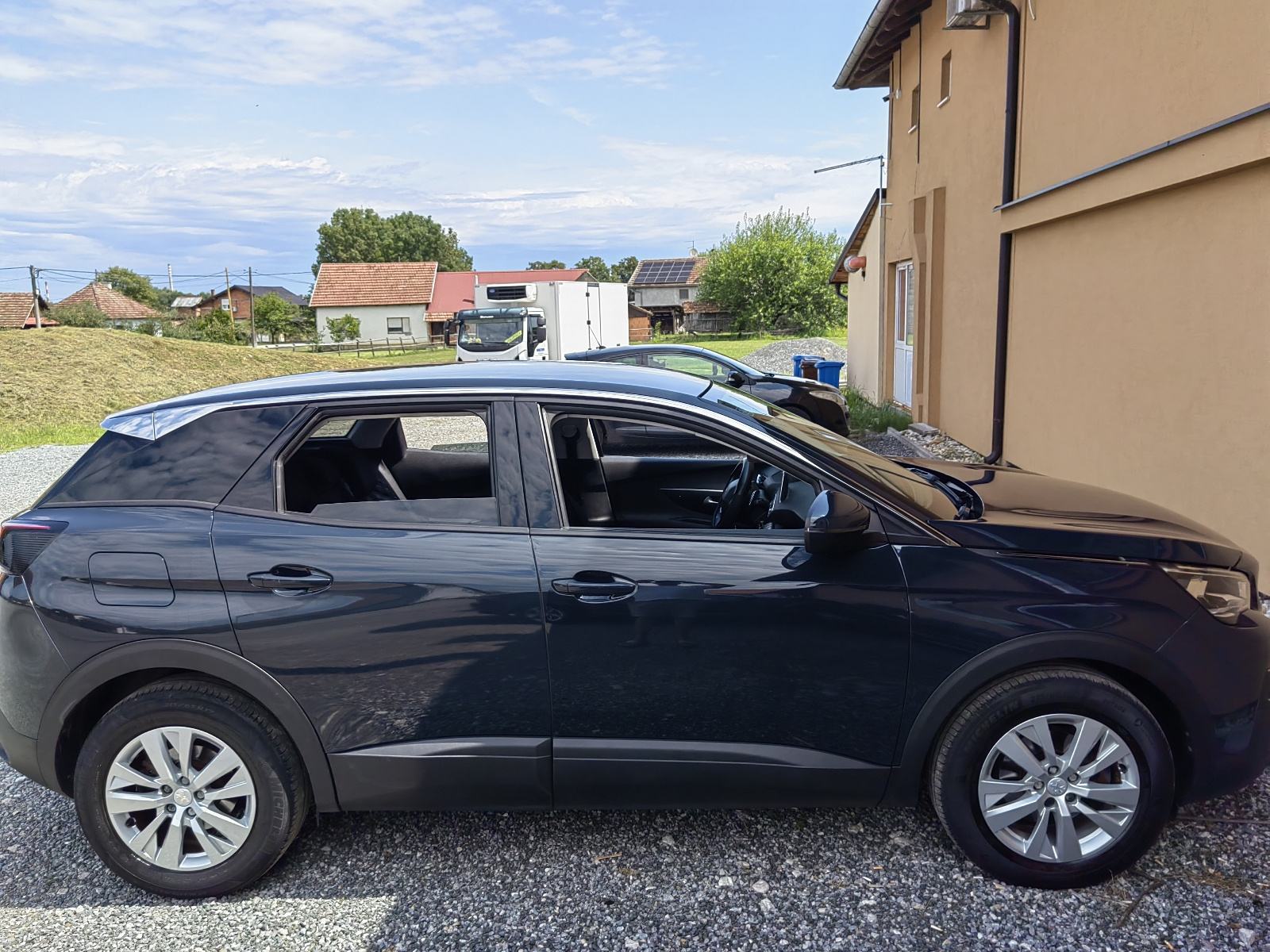 Peugeot 3008 1,5 BlueHDI, fotografija 2