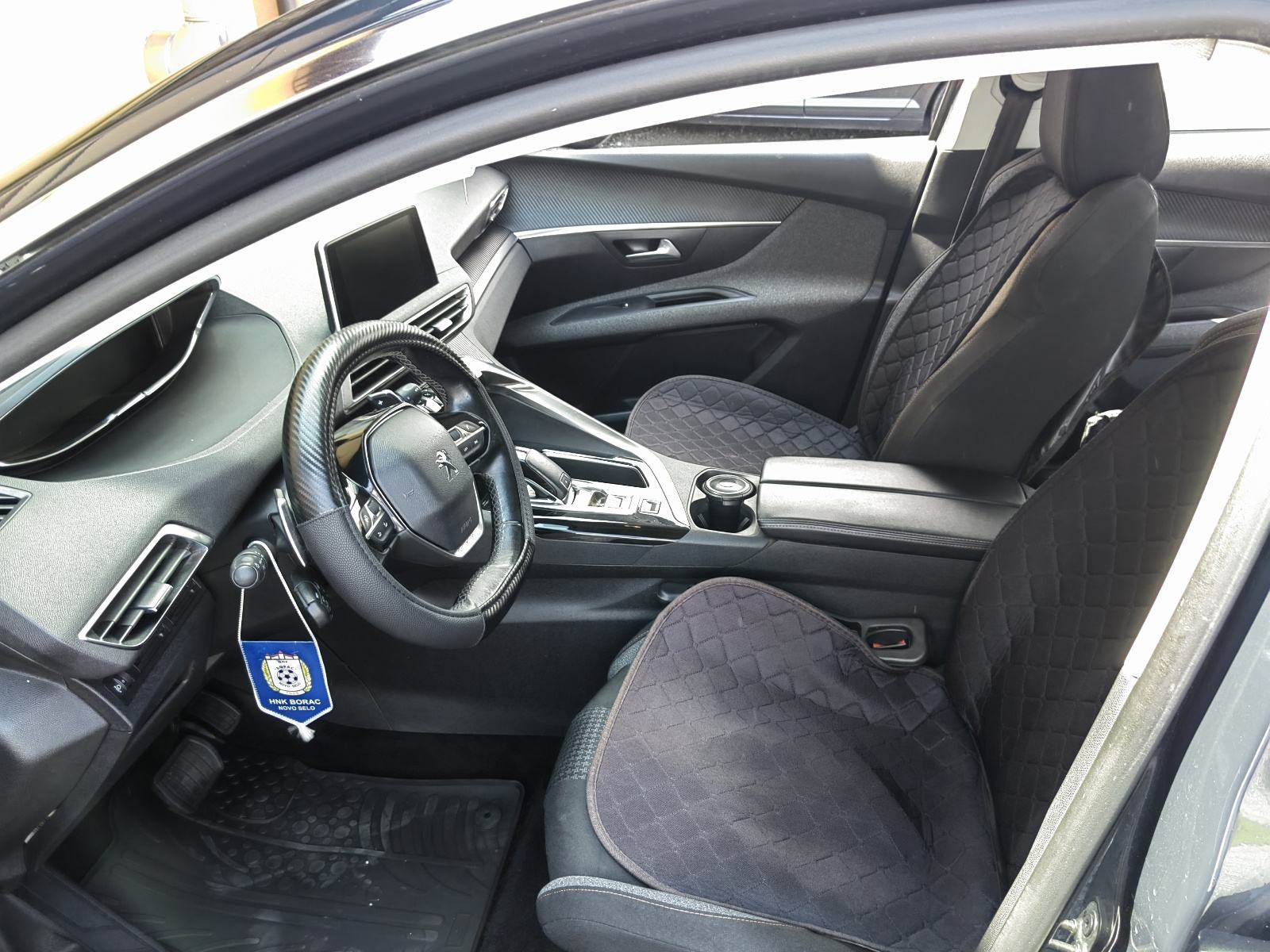 Peugeot 3008 1,5 BlueHDI, fotografija 10