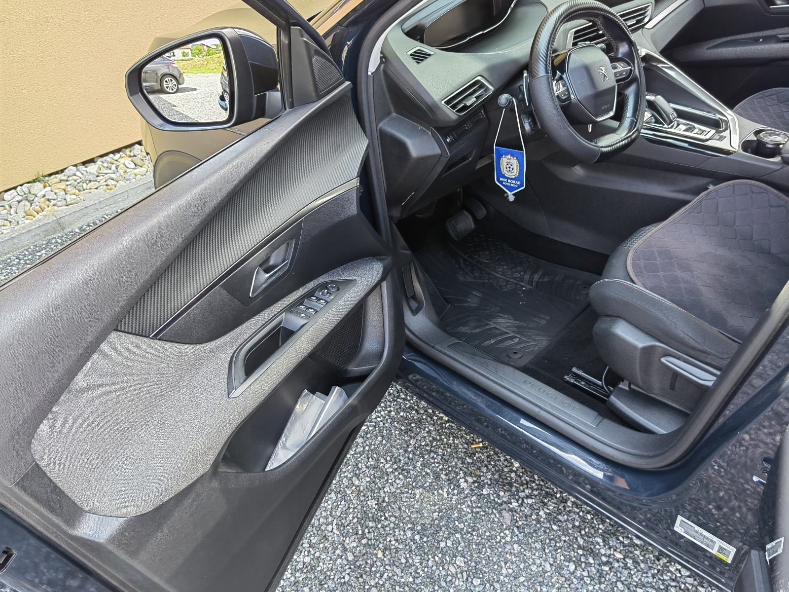Peugeot 3008 1,5 BlueHDI, fotografija 11