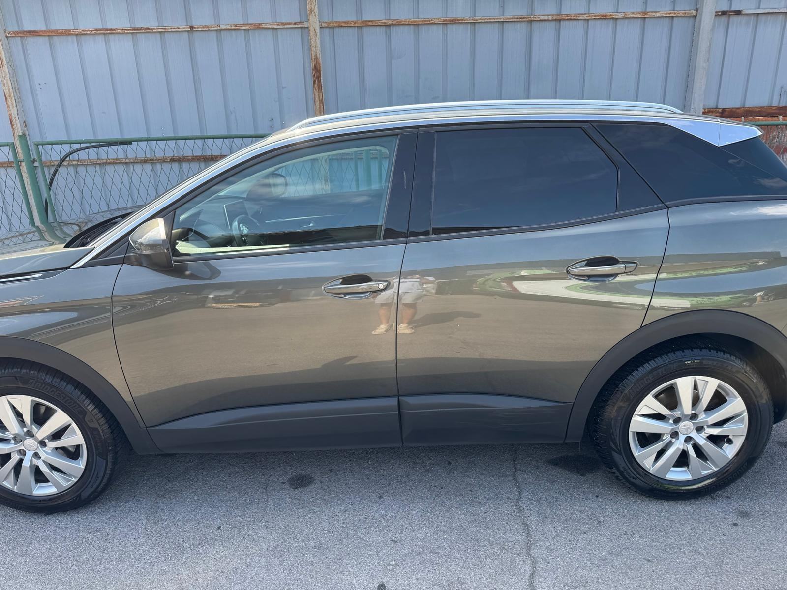 Peugeot 3008 1,5 BlueHDI Automatik HR AUTO 1.VL. VELIKI I MALI SERVIS, fotografija 16