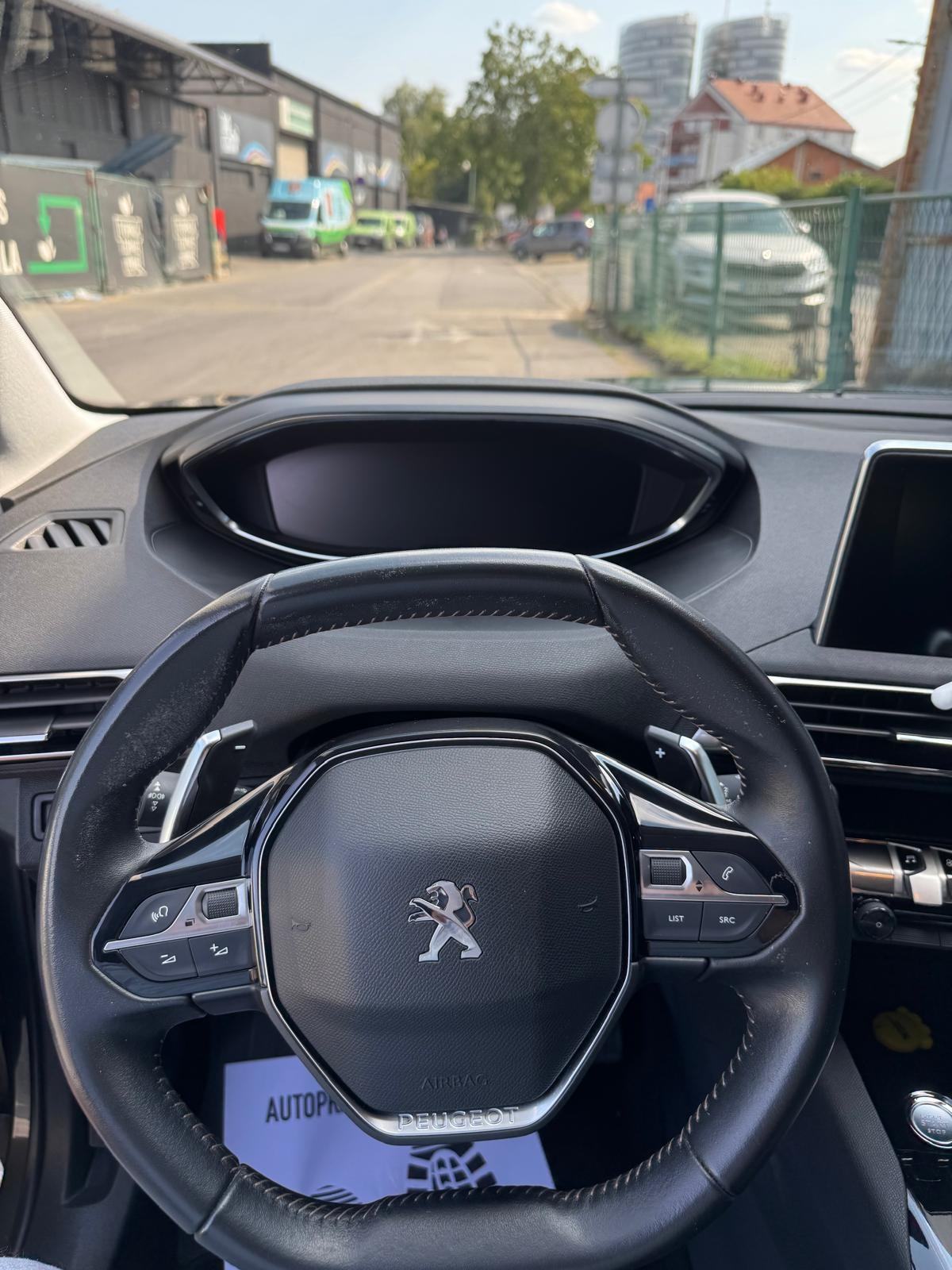 Peugeot 3008 1,5 BlueHDI Automatik HR AUTO 1.VL. VELIKI I MALI SERVIS, fotografija 4