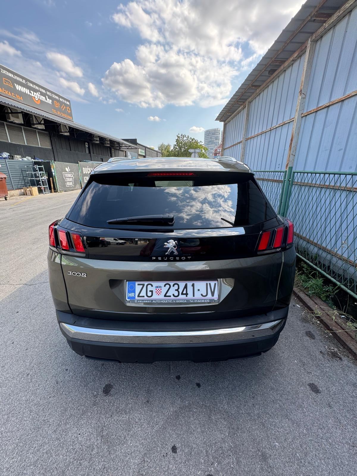 Peugeot 3008 1,5 BlueHDI Automatik HR AUTO 1.VL. VELIKI I MALI SERVIS, fotografija 6