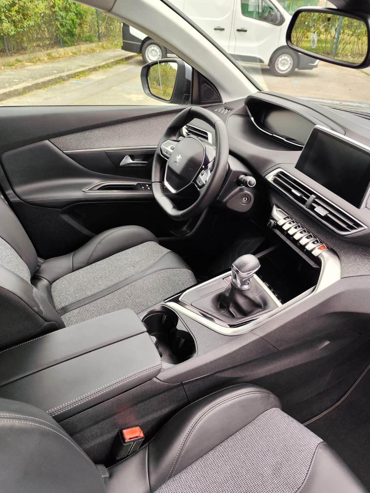Peugeot 3008 1,5 BlueHDI, fotografija 19