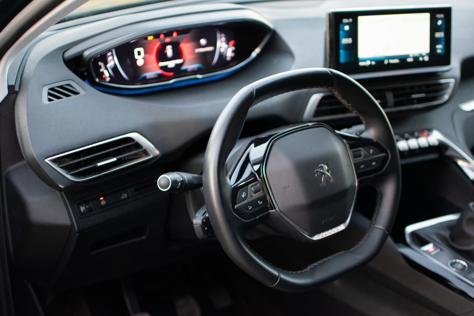 Peugeot 3008 1,5 BlueHDI ALLURE SAMO 39000 KM KAO NOV!!!, fotografija 11