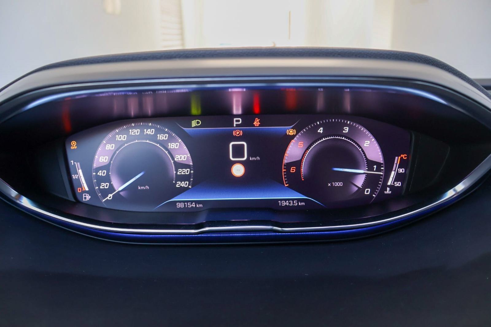 Peugeot 3008 1,5 •GT•LINE,130ks,-LED,NAVI,AUT,18",AC,NOVE GUME, fotografija 14