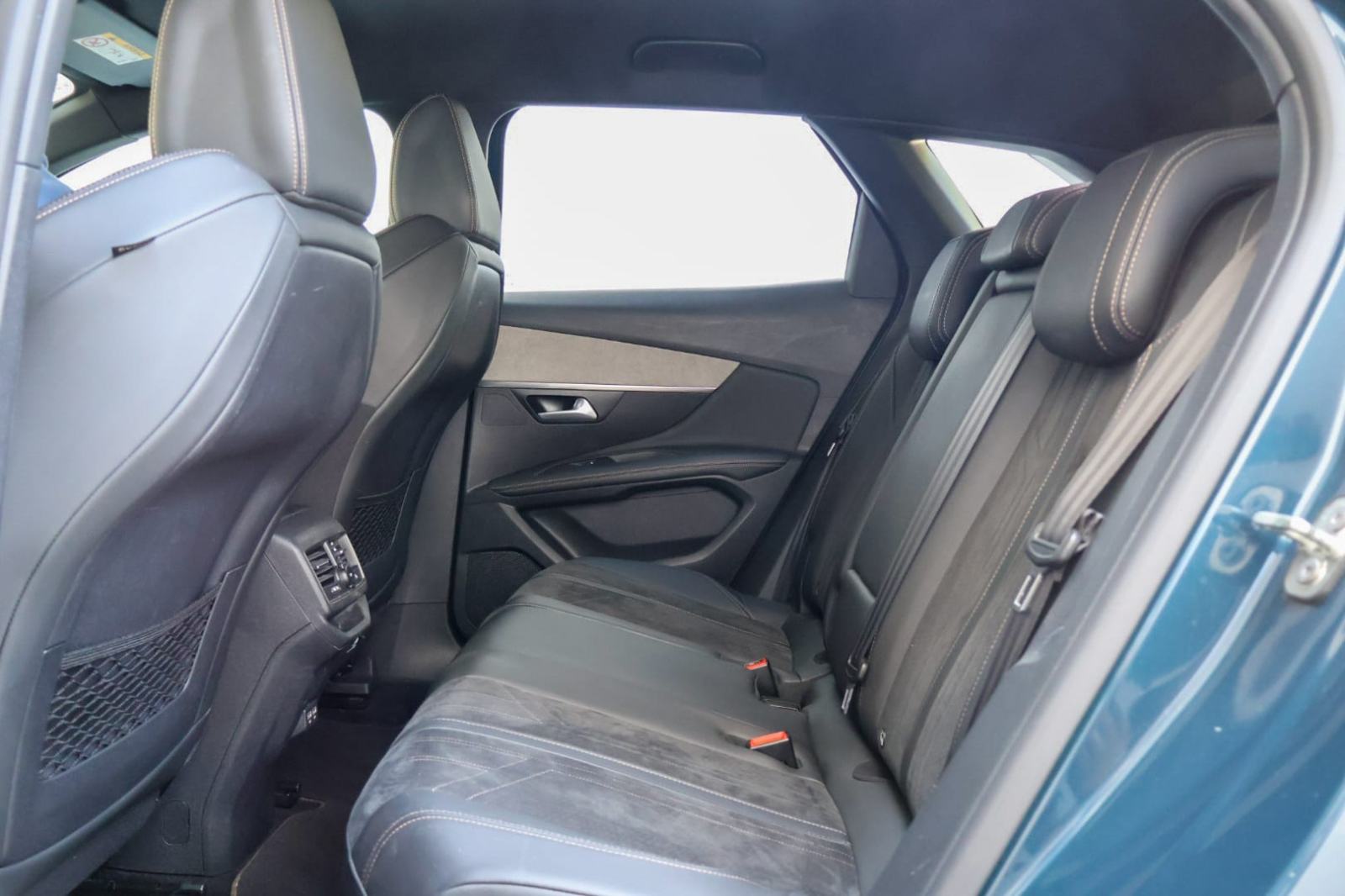 Peugeot 3008 1,5 •GT•LINE,130ks,-LED,NAVI,AUT,18",AC,NOVE GUME, fotografija 13