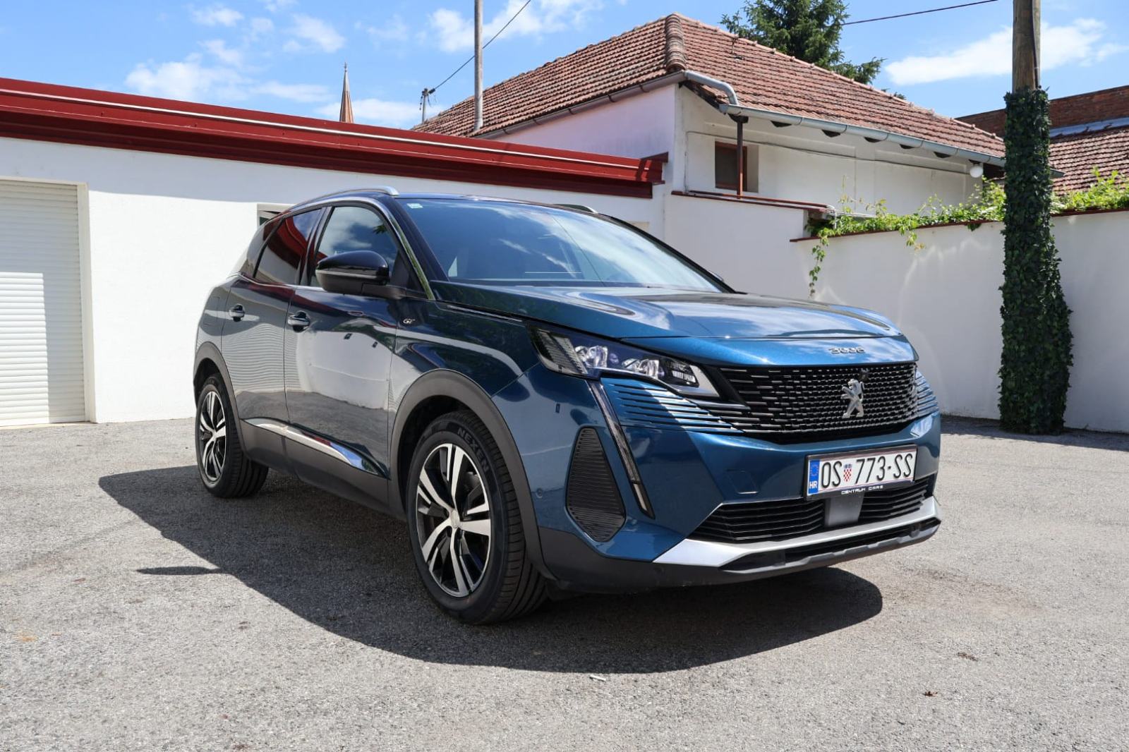 Peugeot 3008 1,5 •GT•LINE,130ks,-LED,NAVI,AUT,18",AC,NOVE GUME, fotografija 3