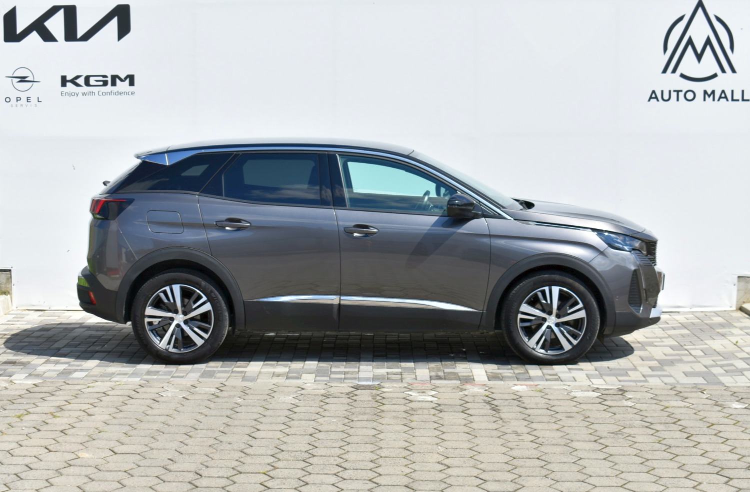 Peugeot 3008 1.5 HDI A/T *HR SERVISNA, ODLIČNA OPREMA, REG.DO 02/2027*, fotografija 3