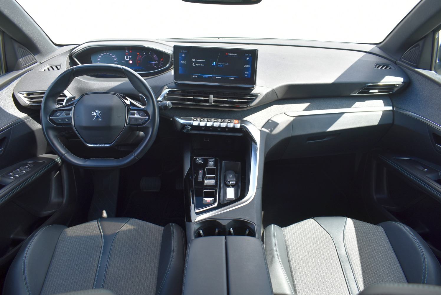 Peugeot 3008 1.5 HDI A/T *HR SERVISNA, ODLIČNA OPREMA, REG.DO 02/2027*, fotografija 7