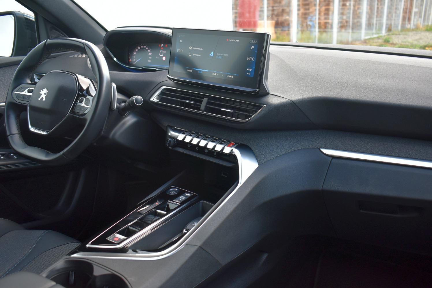 Peugeot 3008 1.5 HDI A/T *HR SERVISNA, ODLIČNA OPREMA, REG.DO 02/2027*, fotografija 8