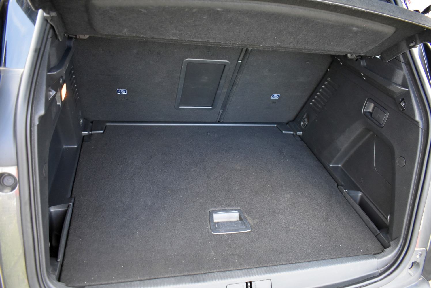 Peugeot 3008 1.5 HDI A/T *HR SERVISNA, ODLIČNA OPREMA, REG.DO 02/2027*, fotografija 9