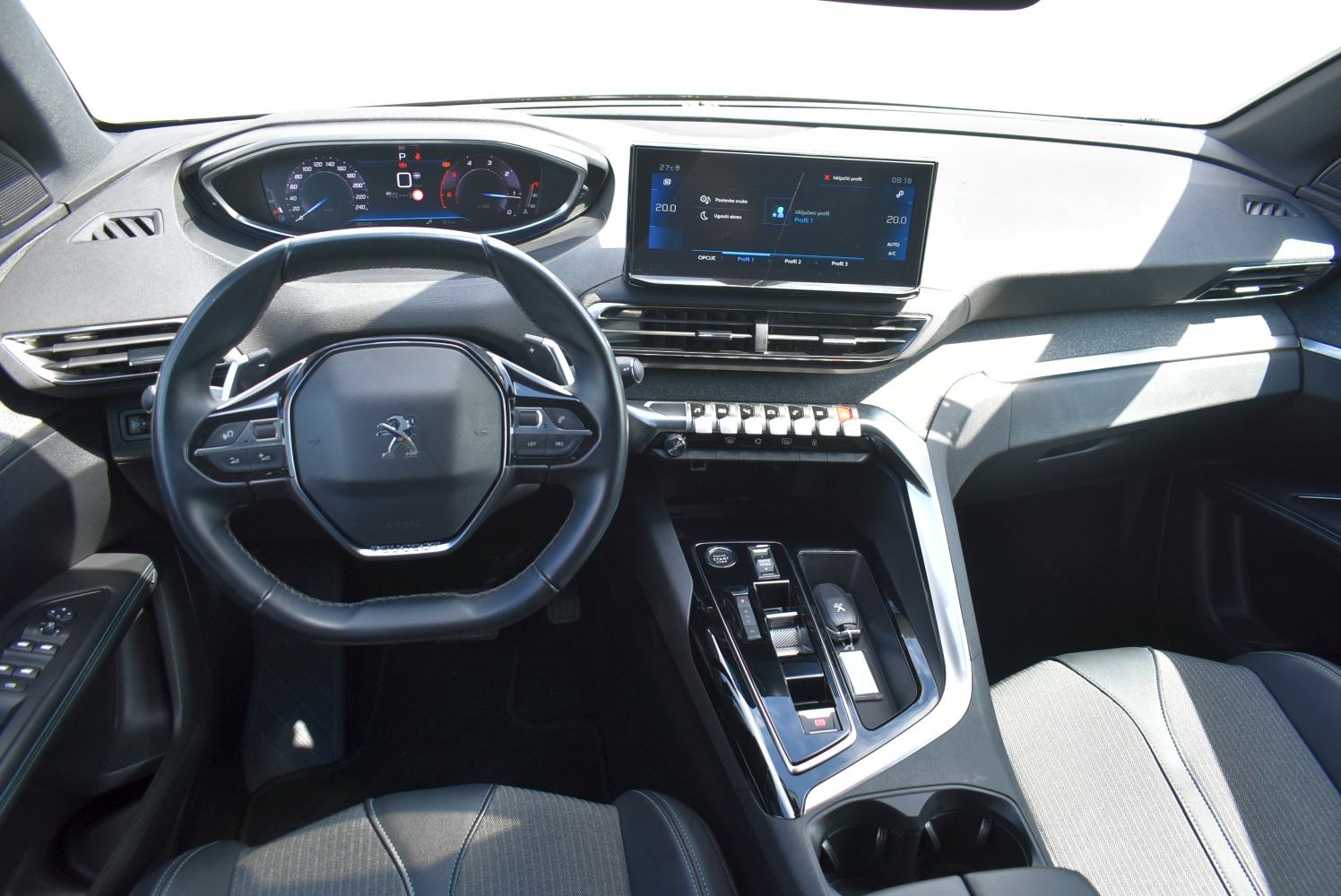 Peugeot 3008 1.5 HDI A/T *HR SERVISNA, ODLIČNA OPREMA, REG.DO 02/2027*, fotografija 4