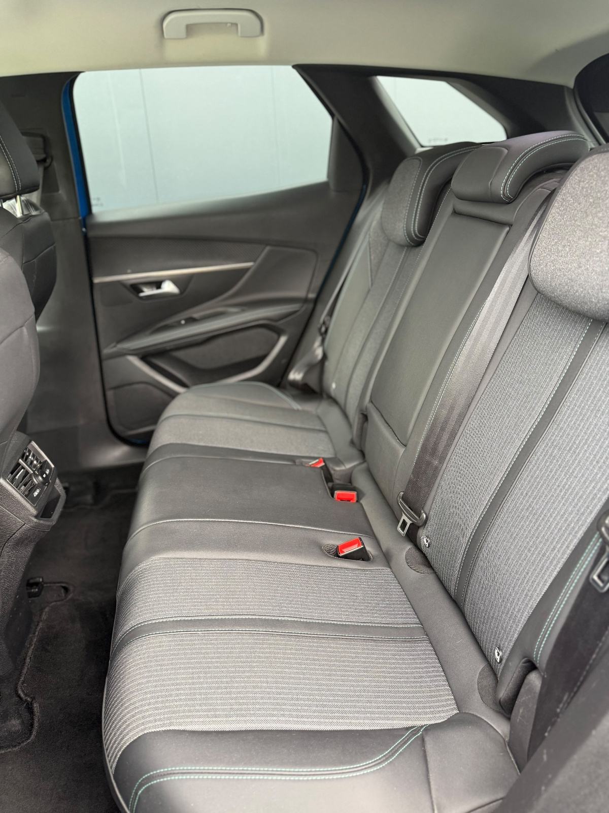 Peugeot 3008 1.5 HDI Allure 2022/23 • Jamstvo 12 mj • Automatik, fotografija 8
