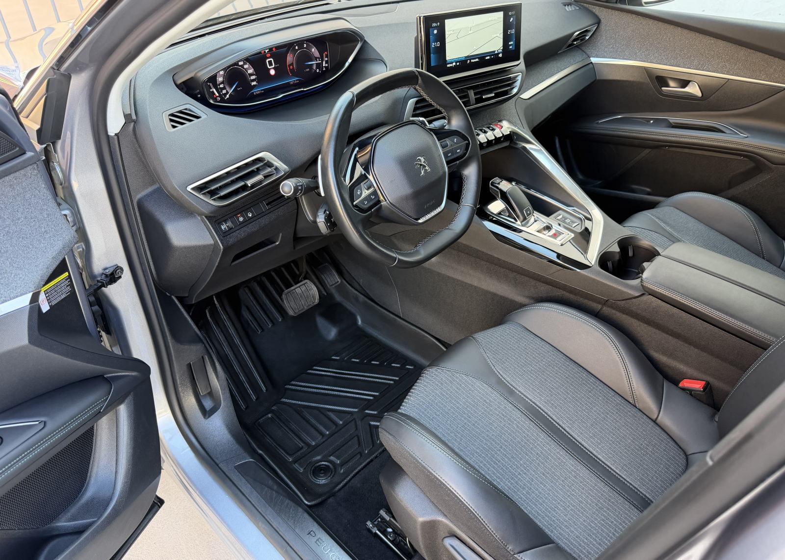 Peugeot 3008 1,5 HDI ALLURE...AUTOMATIK...NAVIGACIJA...KAMERA...ALU..., fotografija 11