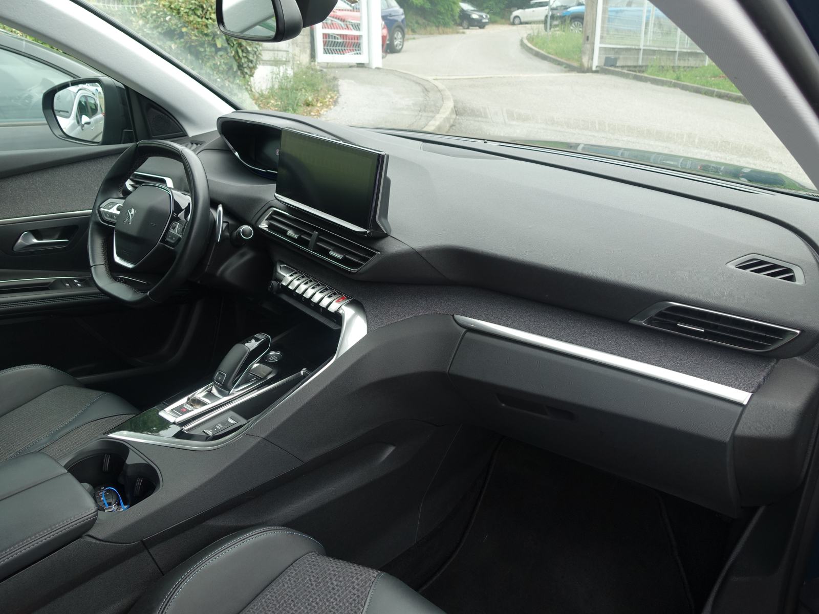 Peugeot 3008 1,5 HDi Allure Pack EAT8 / JAMSTVO + REGISTRACIJA, fotografija 11