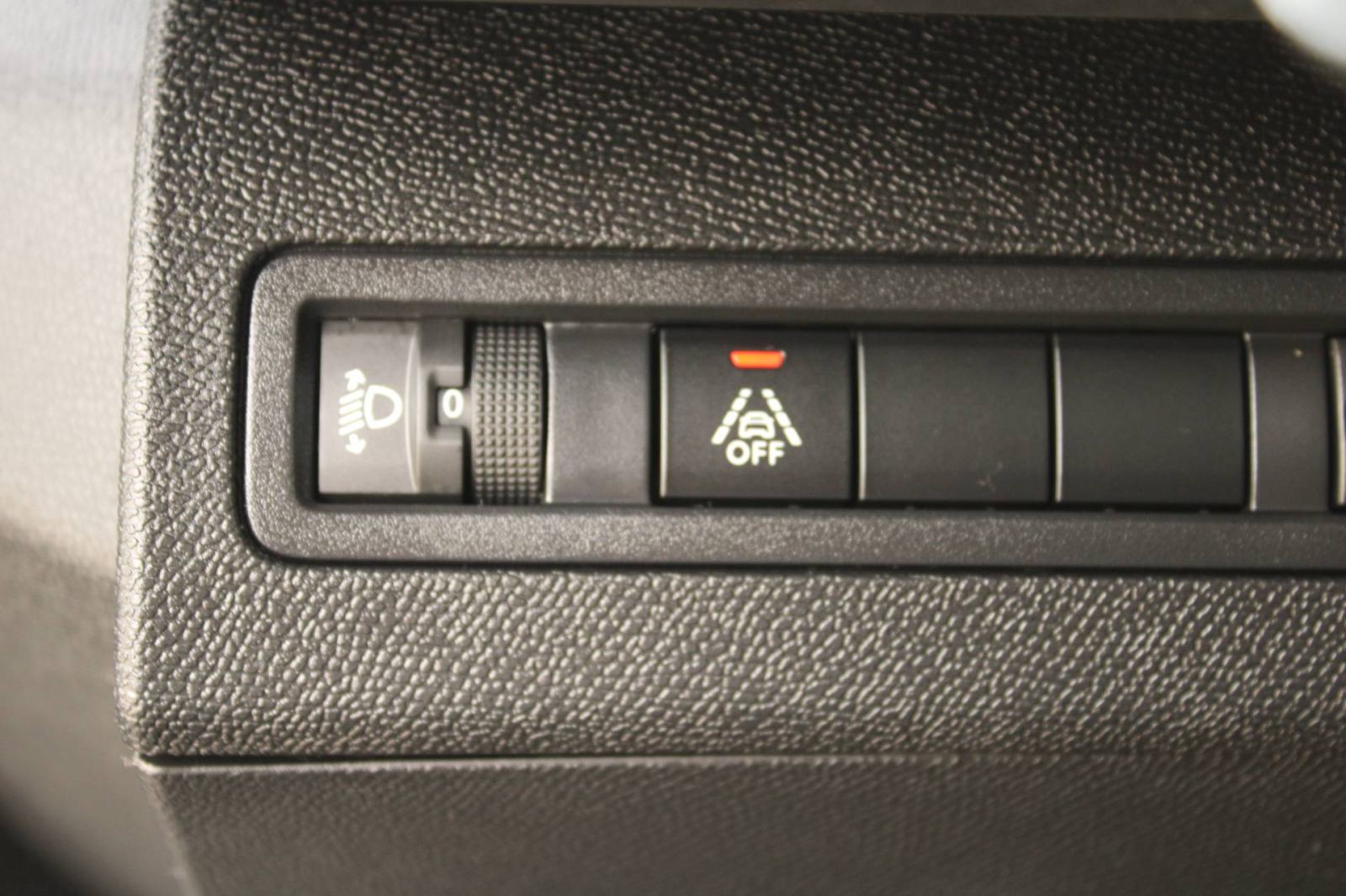 Peugeot 3008 1.5 HDi AUTOMATIK Allure *LED, NAVIGACIJA, KAMERA*, fotografija 17