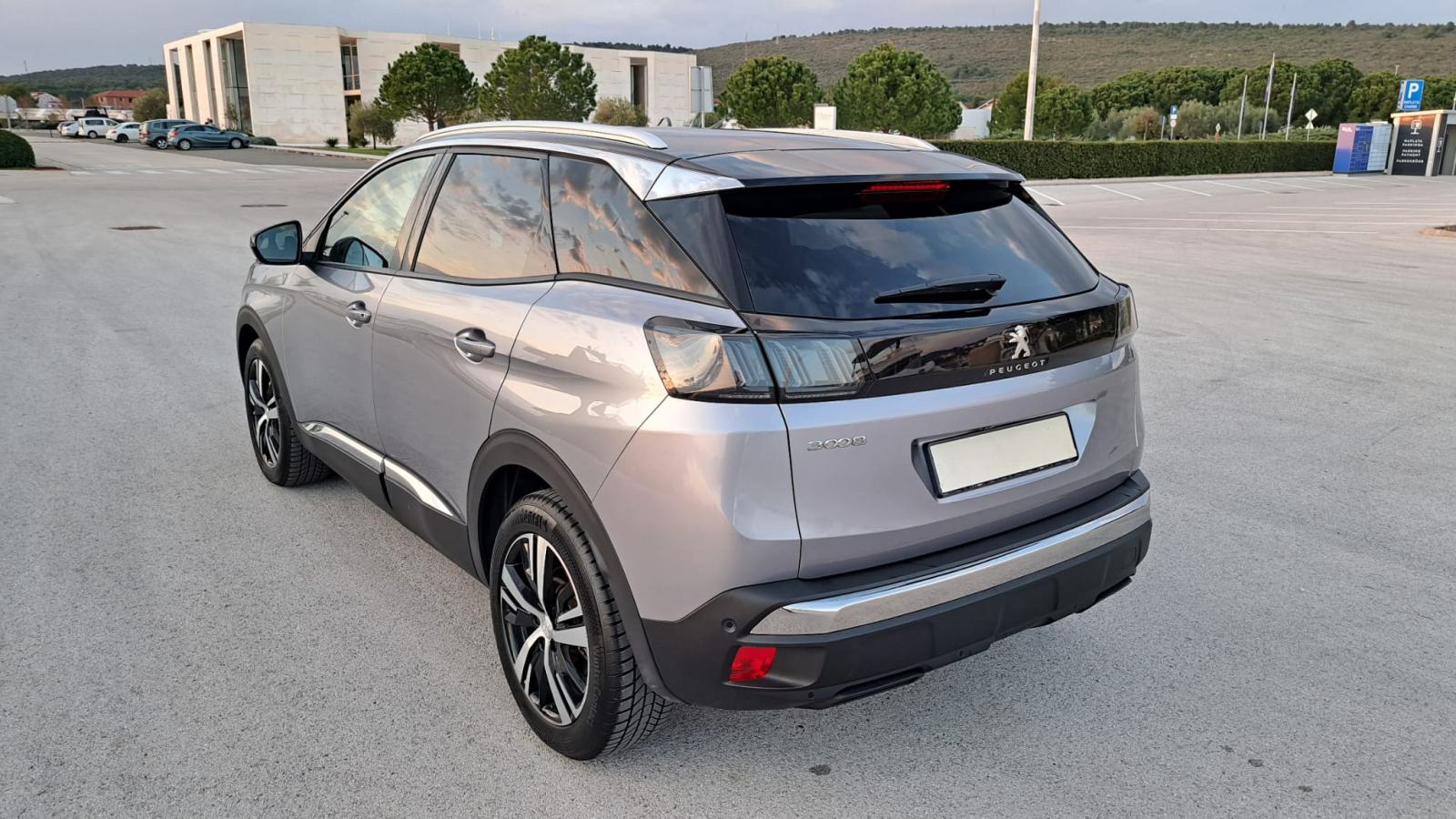 Peugeot 3008 1,5Hdi ROADTRIP+ALLURE 2023g.Nije uvoz,⭐️36000km⭐️JAMSTVO, fotografija 8