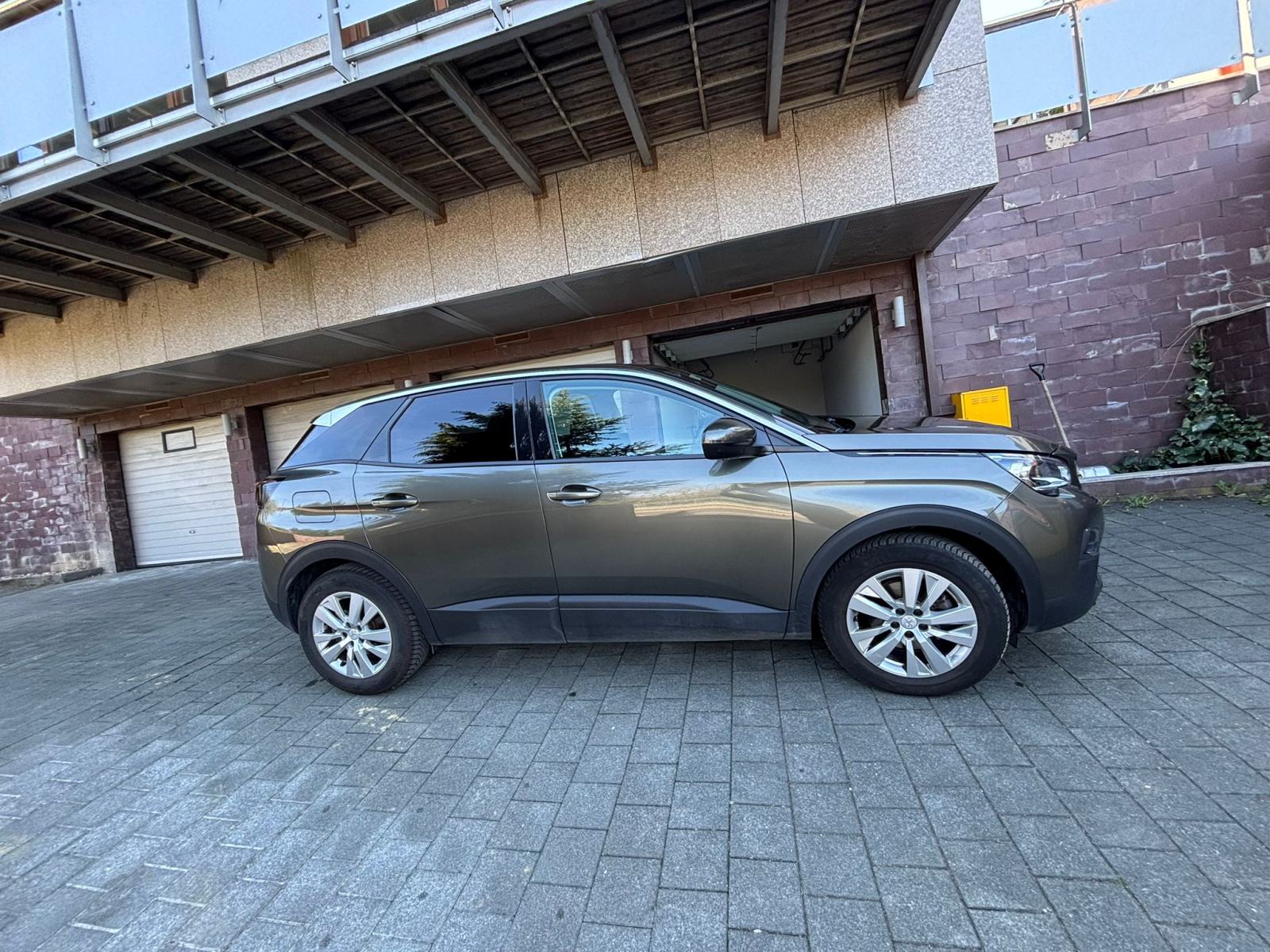 Peugeot 3008 1,5 BLUE HDI..AUTOMATIC, fotografija 2