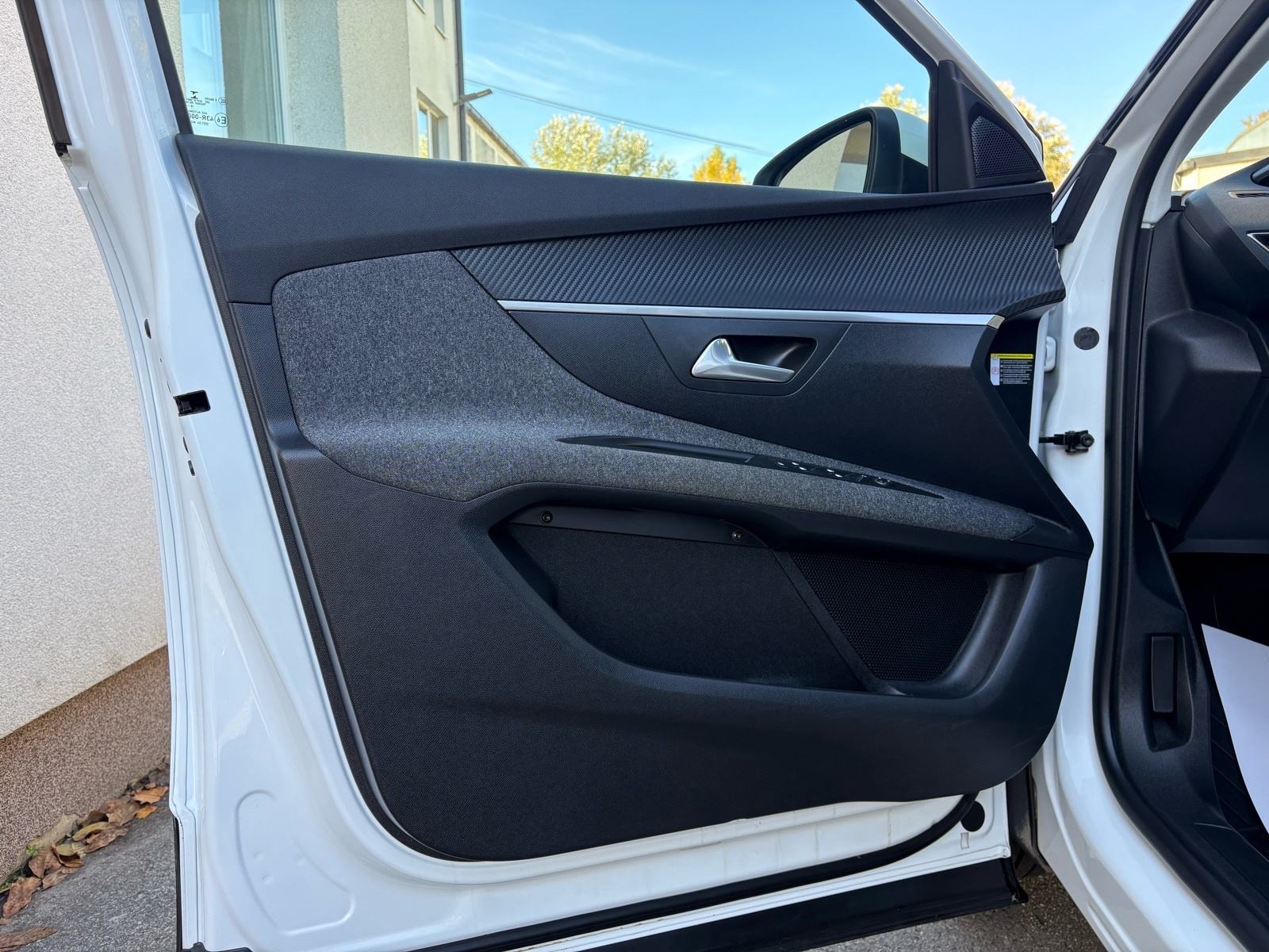 Peugeot 3008 1,5 HDI Active, fotografija 19
