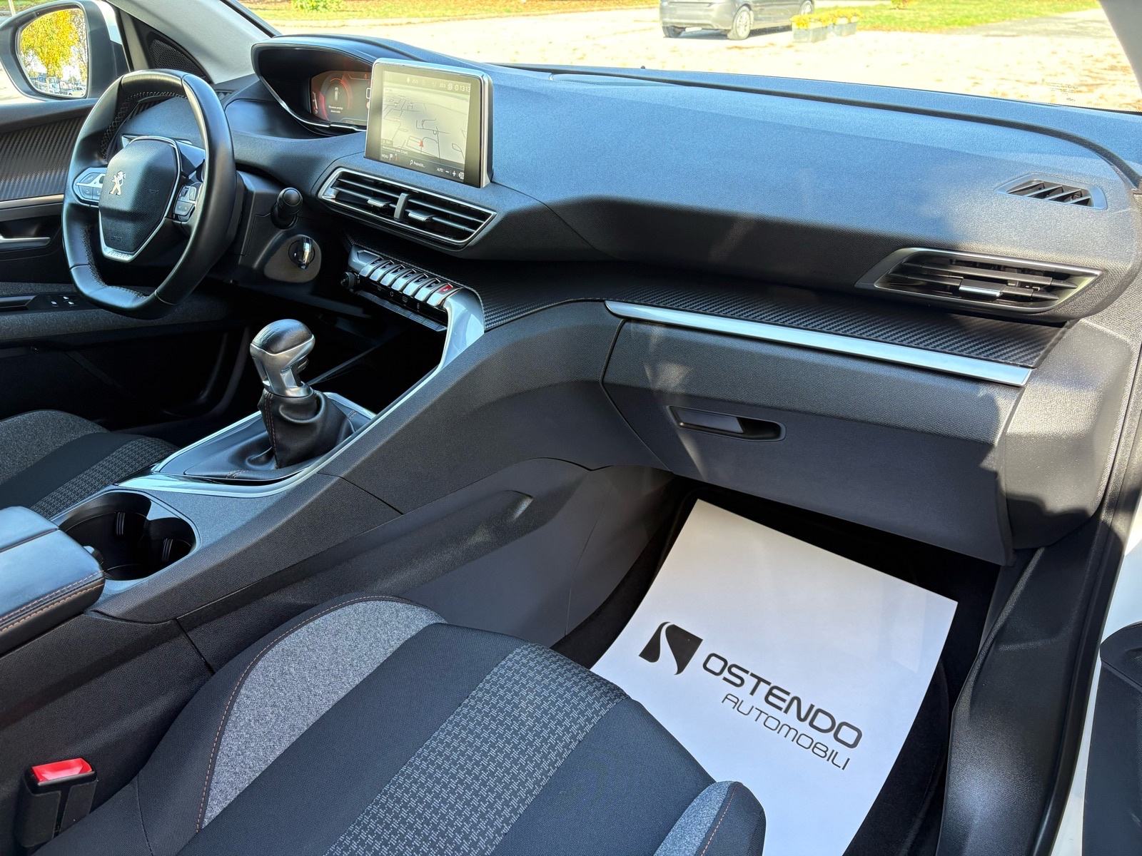 Peugeot 3008 1,5 HDI Active, fotografija 14