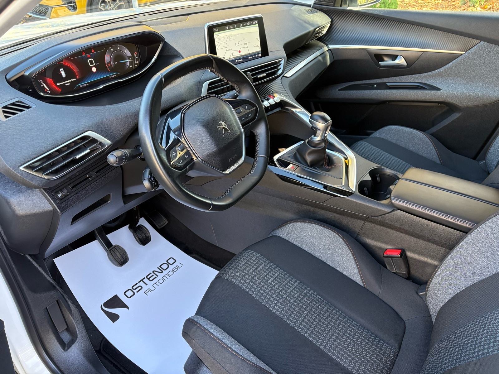Peugeot 3008 1,5 HDI Active, fotografija 10