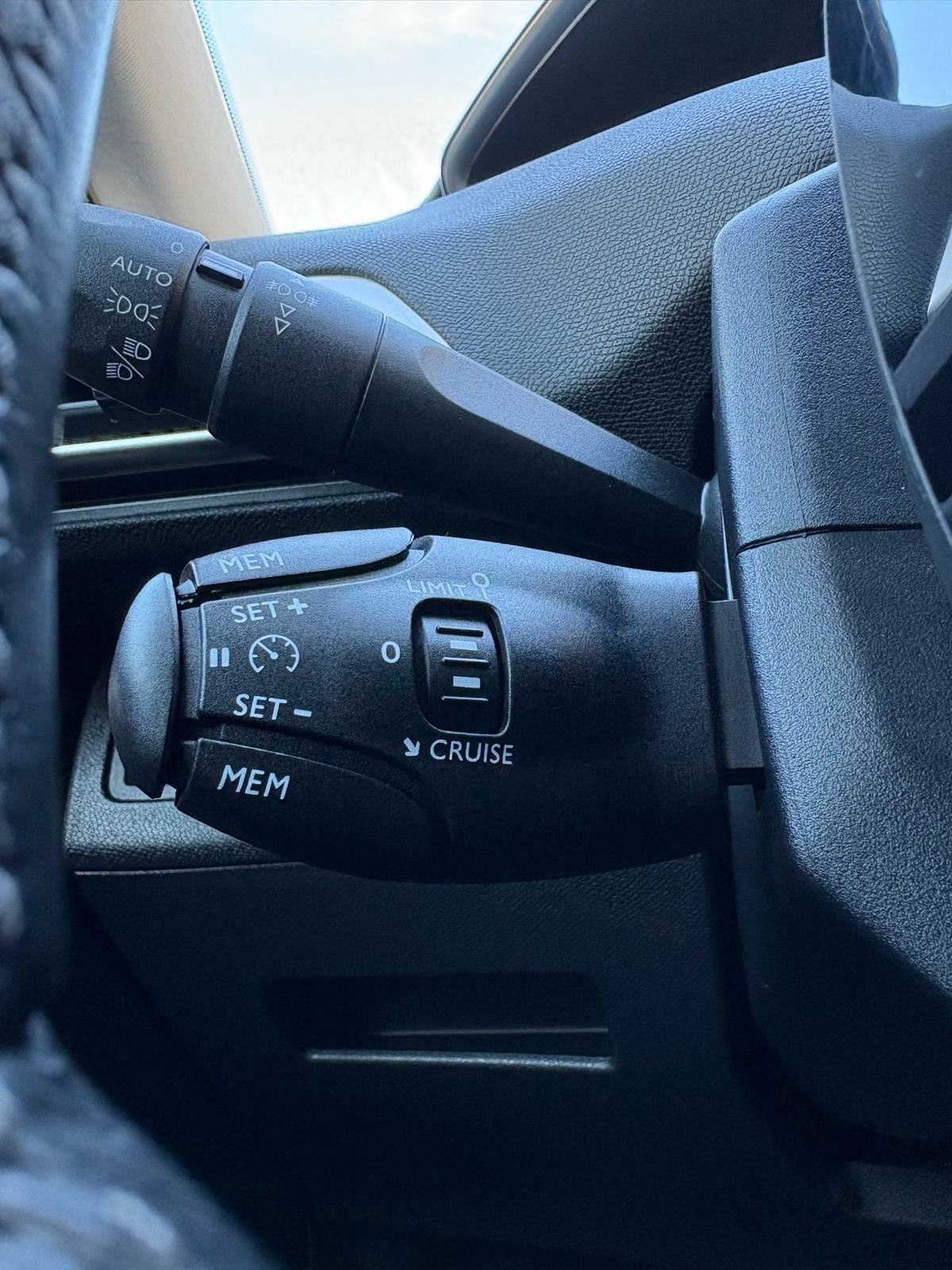 Peugeot 3008 1,5 HDI Active, fotografija 17