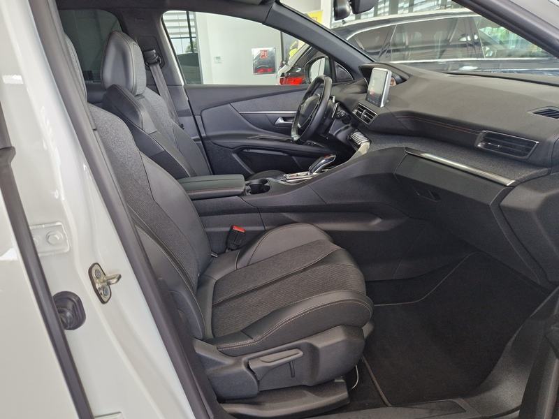Peugeot 3008 1.5BlueHDi GT Line automatik, fotografija 15
