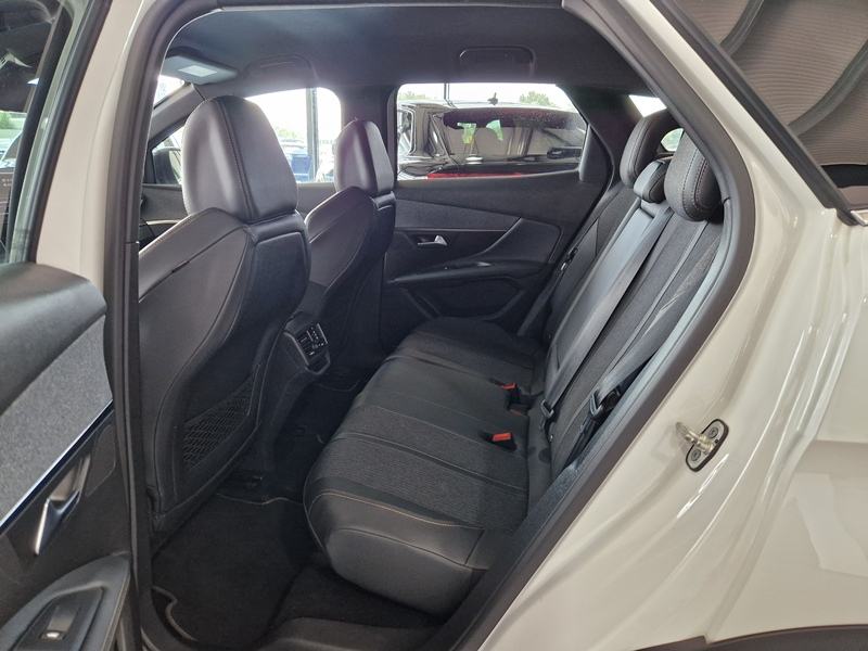 Peugeot 3008 1.5BlueHDi GT Line automatik, fotografija 17