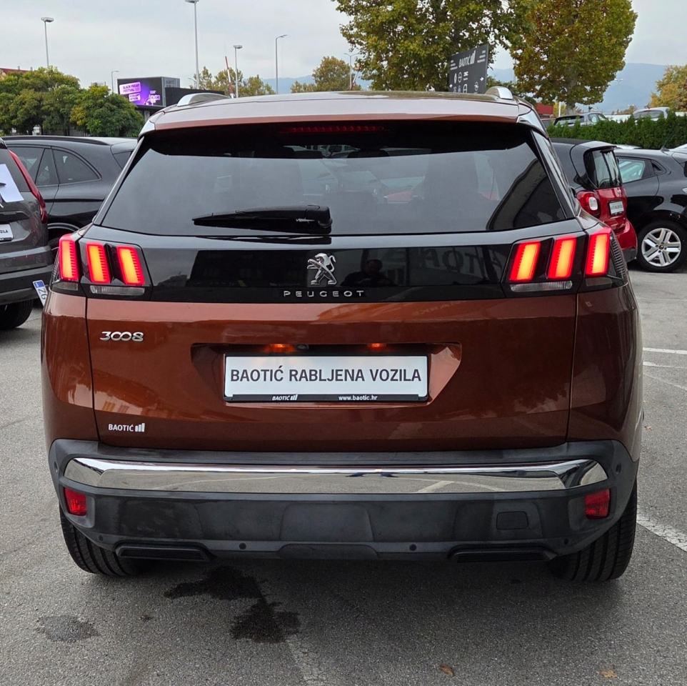 Peugeot 3008 1,5 BlueHDI 130 Allure Aut., fotografija 6